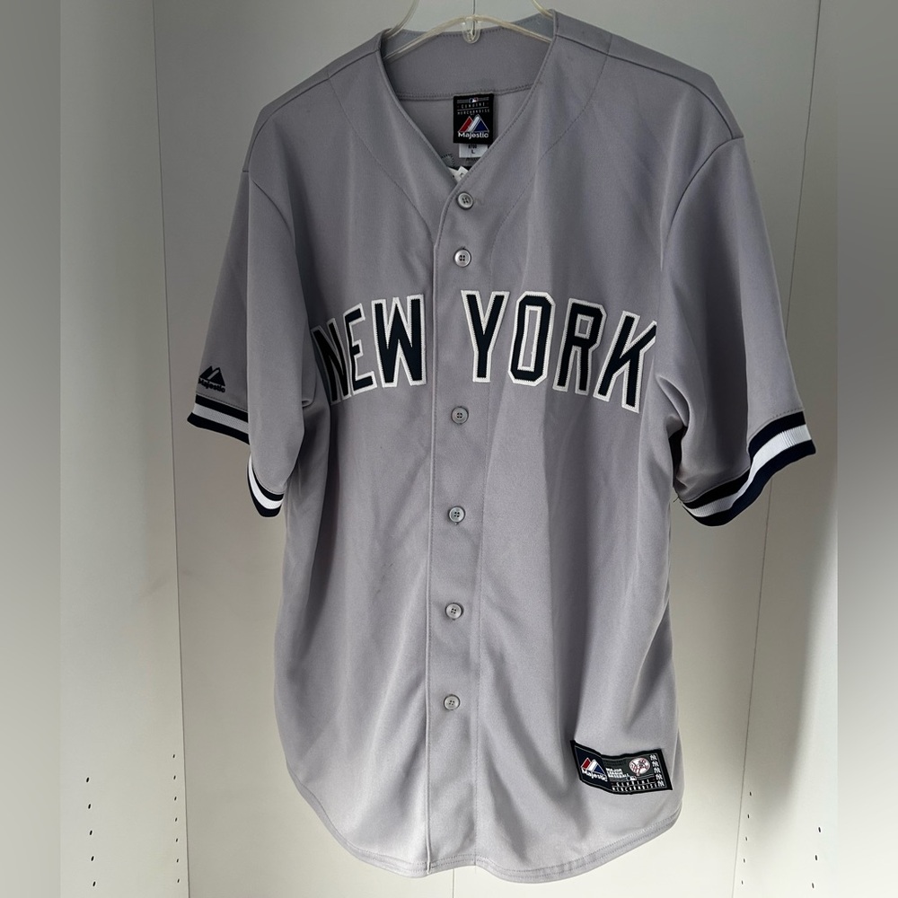 Original 1996 vintage New York Yankees Jersey. New with tags. Great condition.